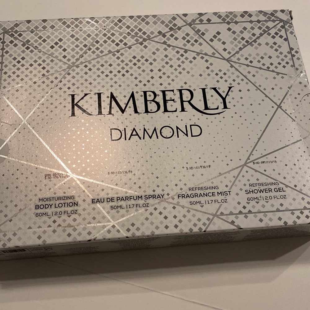 Kimberly Diamond 4 Piece Womens Body Lotion/Shower Gift Set New - Picture 2 of 10